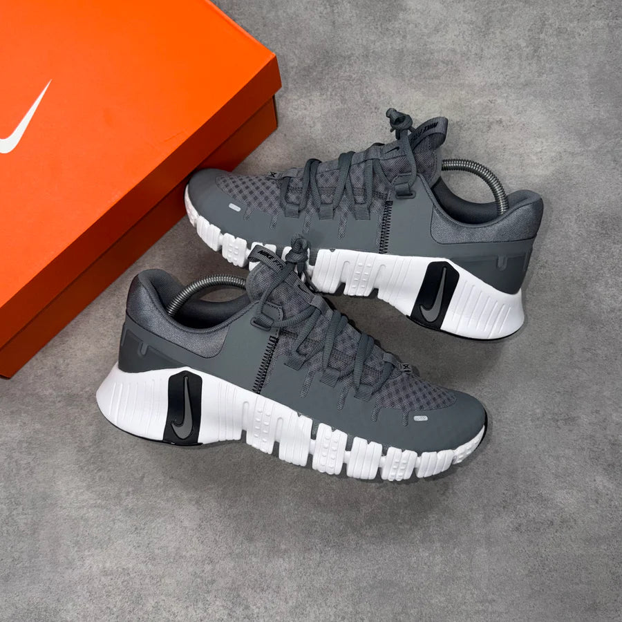 NIKE METCON 5 GREY