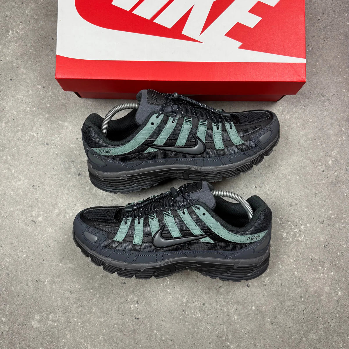NIKE P-6000 - ANTHRACITE CLAY GREEN