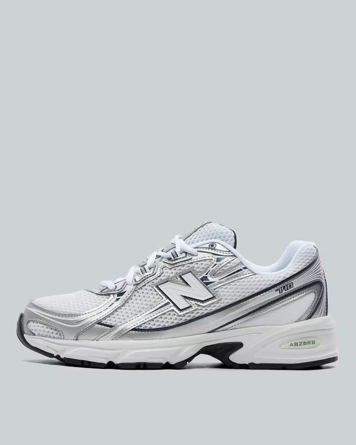 New Balance 740 Trainer