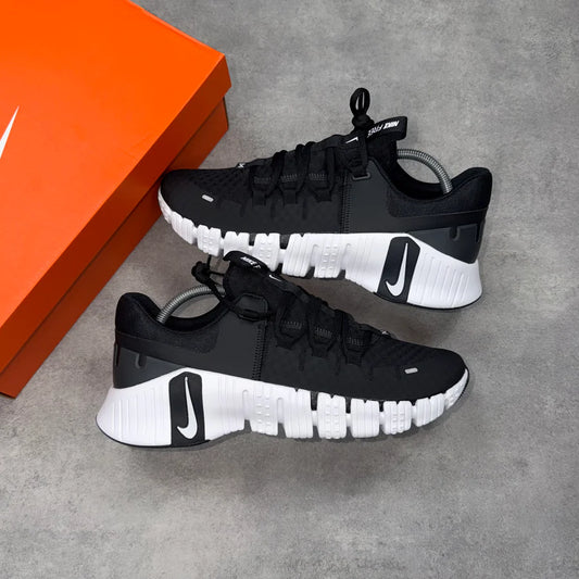 NIKE METCON 5 BLACK/WHITE